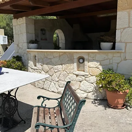 Pagonis アパート *